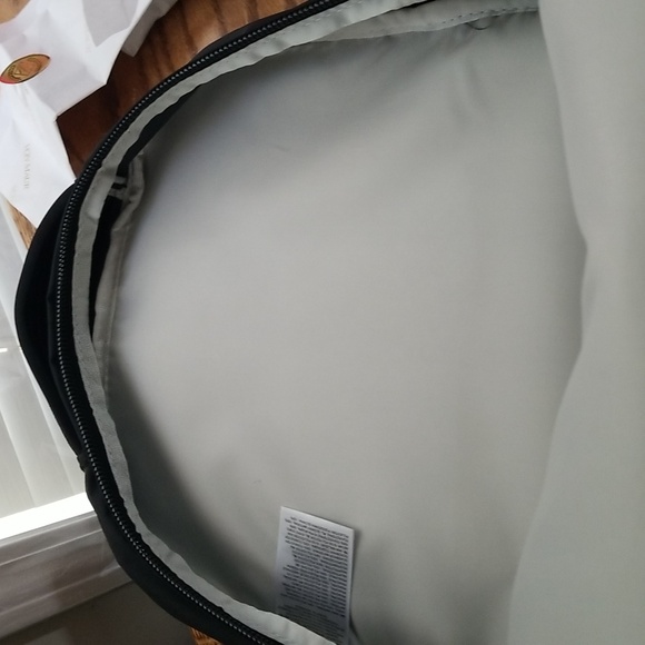 NEW! The North Face Borealis backpack NWT (price firm) 12.16 - Picture 11 of 12